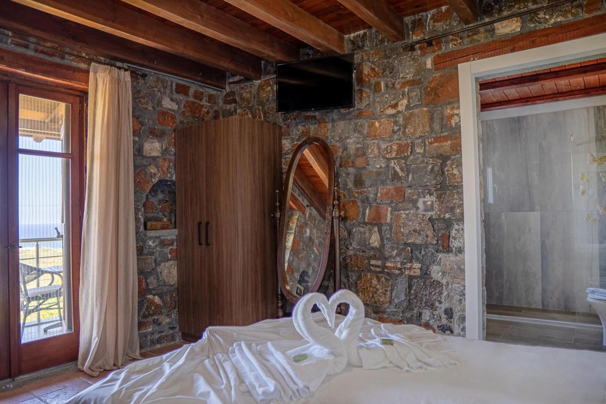 Iris Stone Built Villa Milatos Bagian luar foto