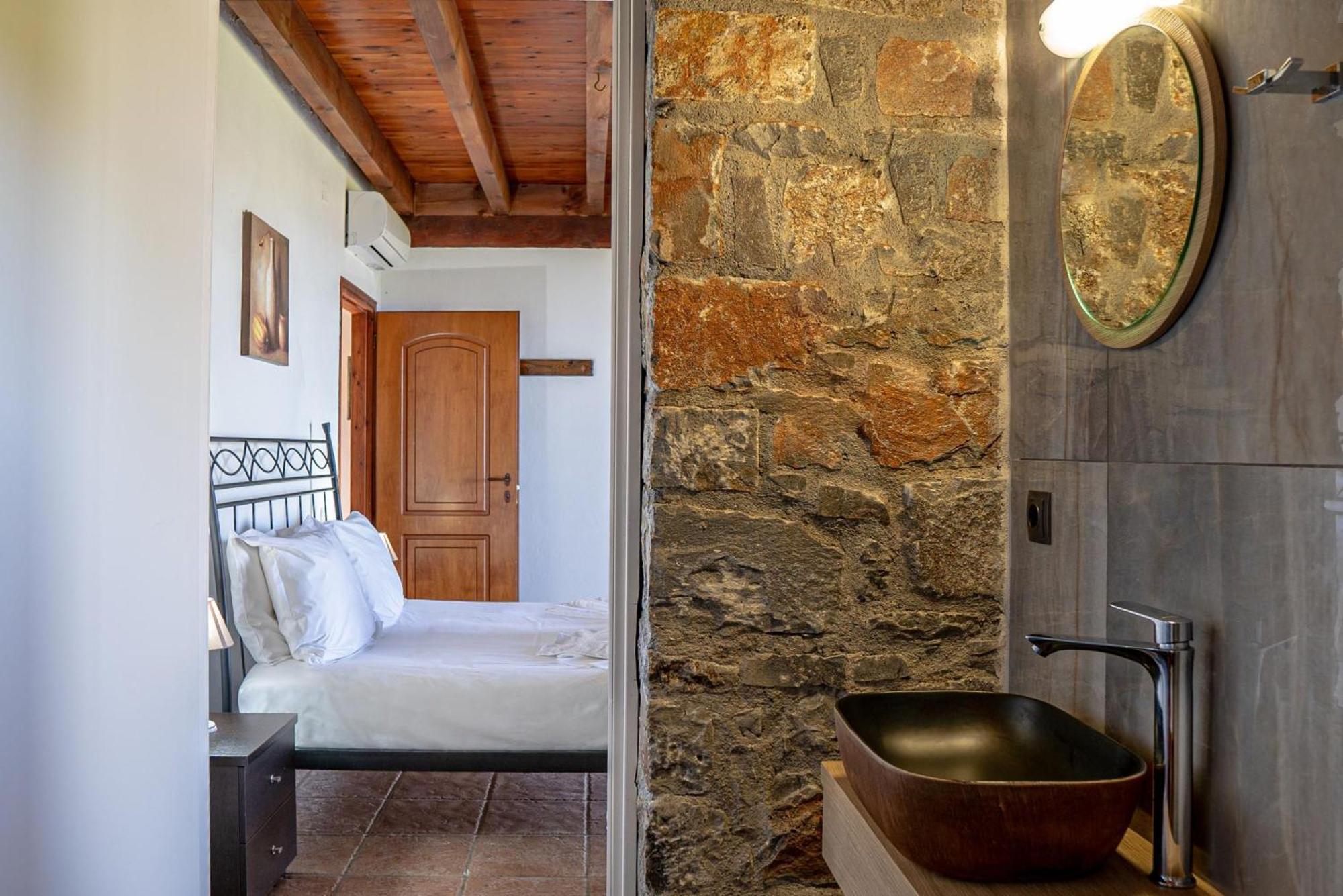Iris Stone Built Villa Milatos Bagian luar foto
